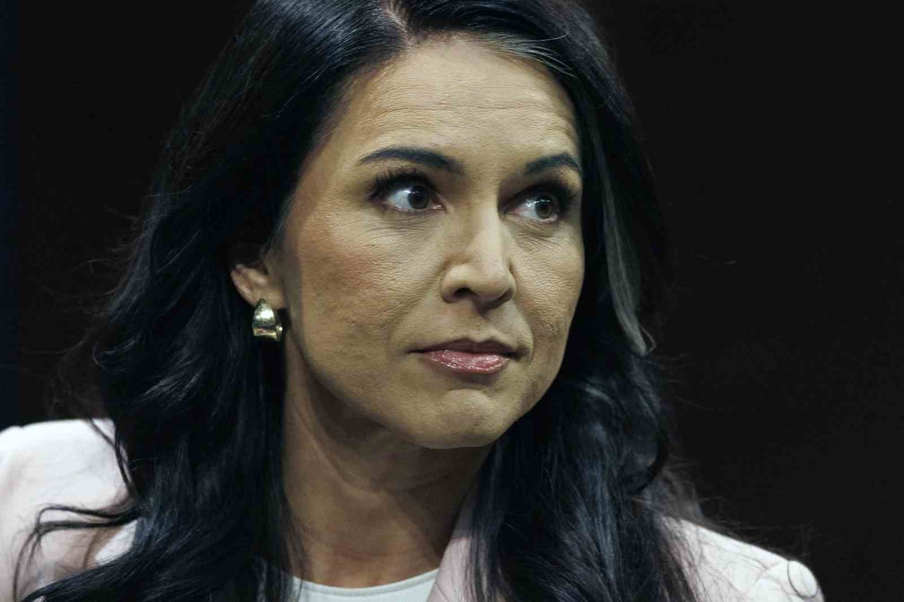 ABD ULUSAL İSTİHBARAT DİREKTÖRÜ TULSİ GABBARD, EŞİNE KONULAN KEMİK KANSERİ TEŞHİSİ NEDENİYLE 30...