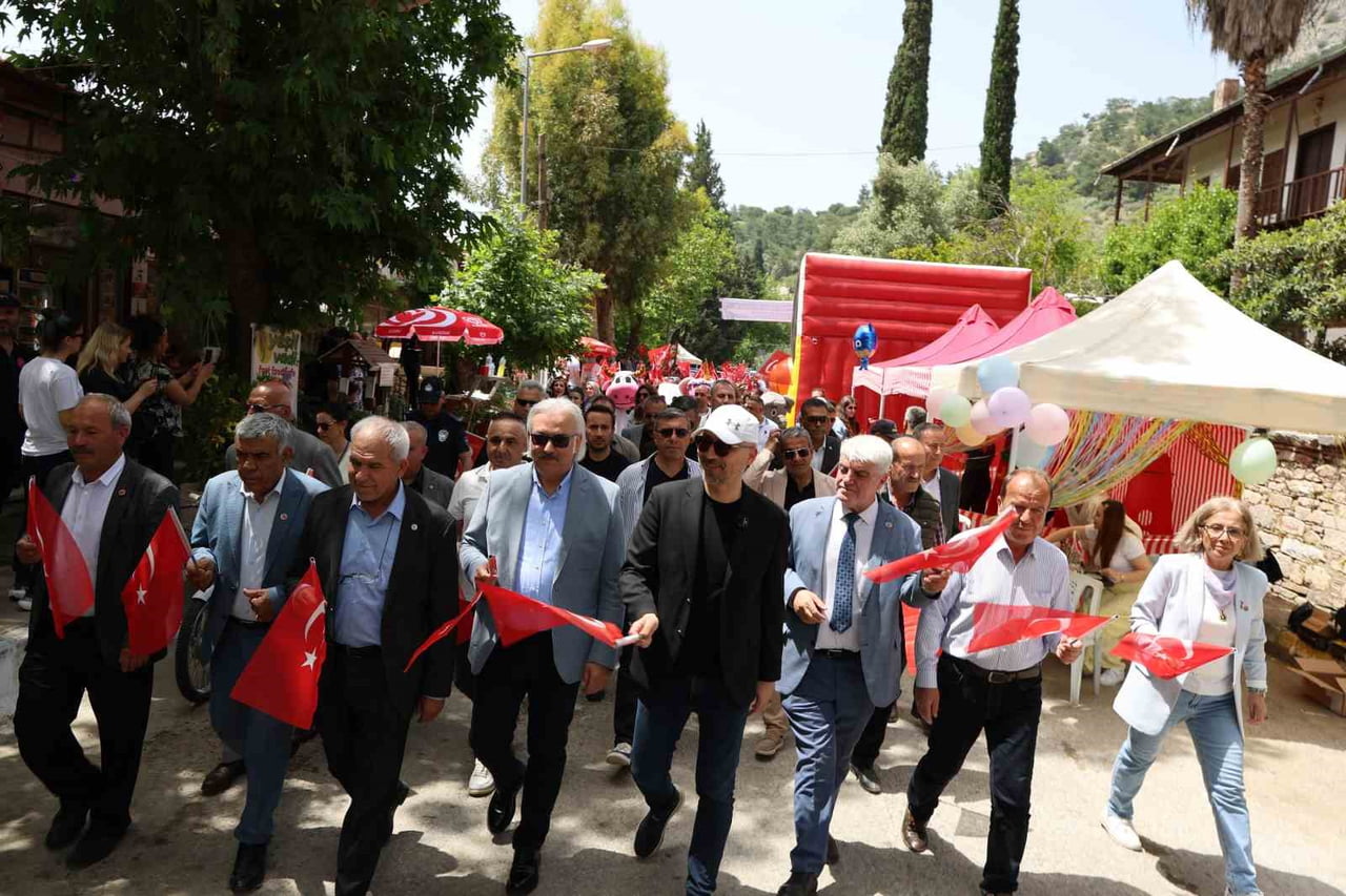 AÇILIŞ KORTEJİ YAPILDI