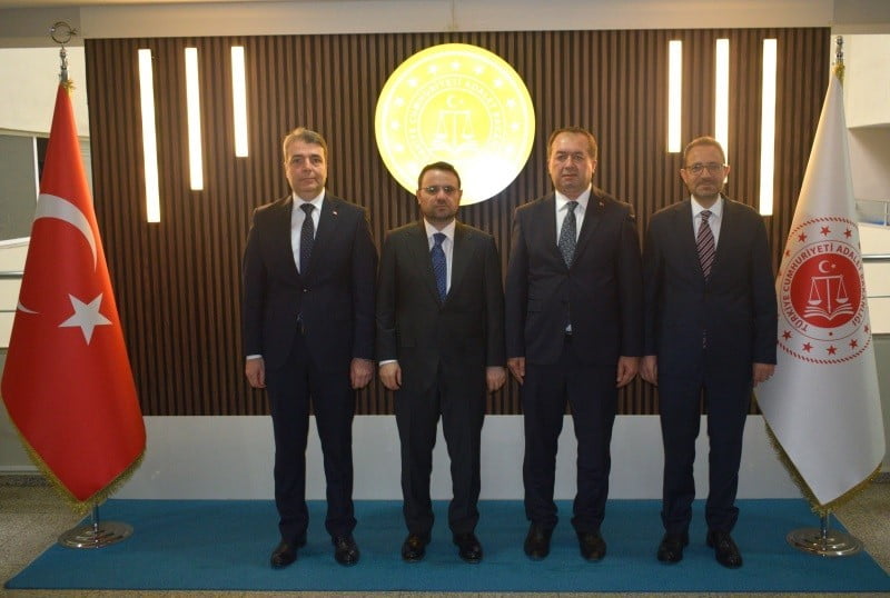 ADALET BAKANI AKIN GÜRLEK VE BAKAN YARDIMCISI SEDAT AYYILDIZ, KOCAELİ ADLİYESİNİ ZİYARET EDEREK...