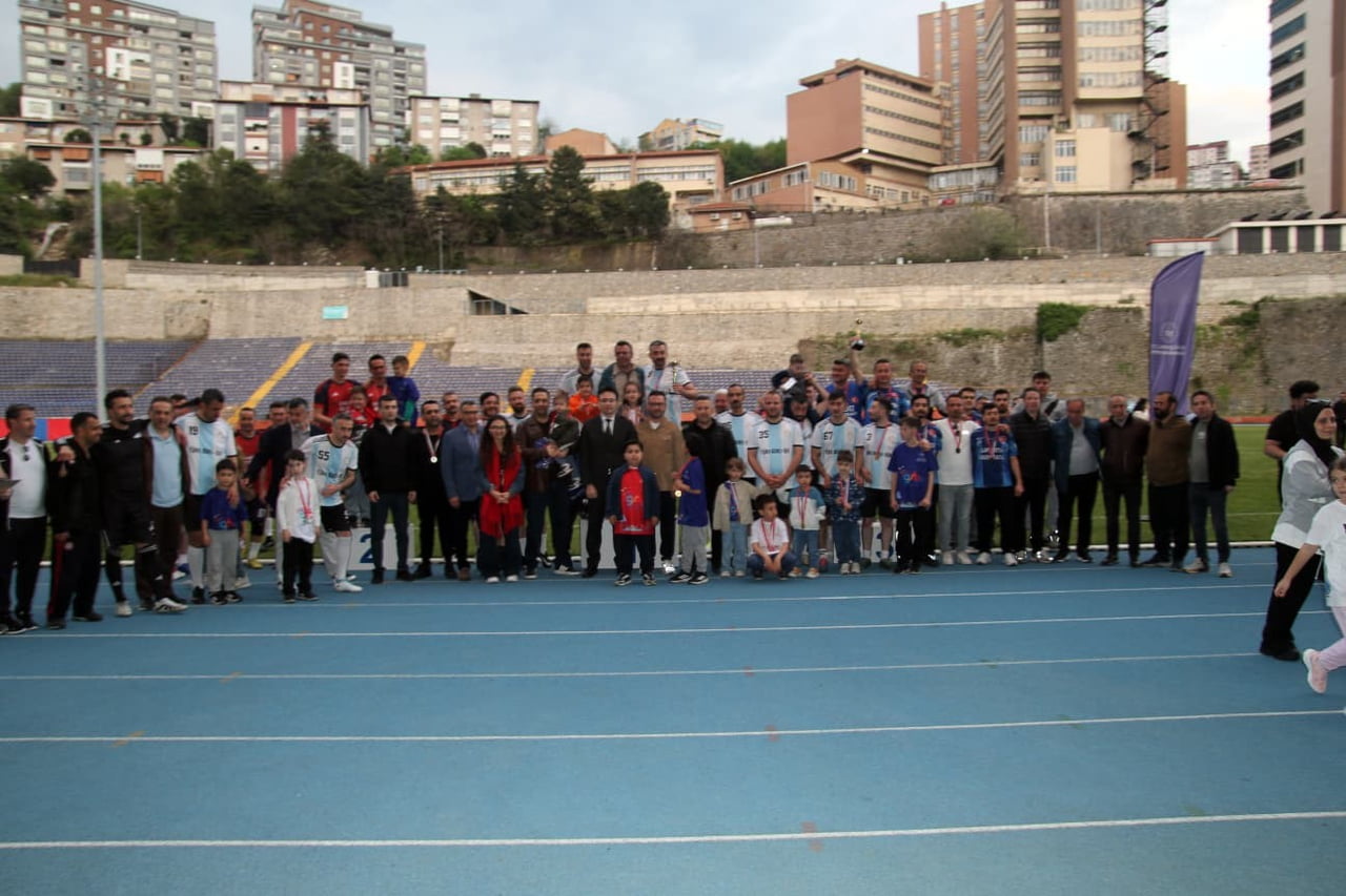 ADALET BAKANLIĞINA BAĞLI ZONGULDAK KURUMLARARASI FUTBOL TURNUVASI KEMAL KÖKSAL STADINDA OYNANAN...