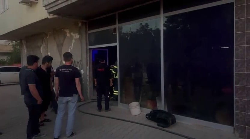 ADIYAMAN'DA BİR İŞ YERİNDE ÇIKAN YANGIN HASARA NEDEN OLDU.