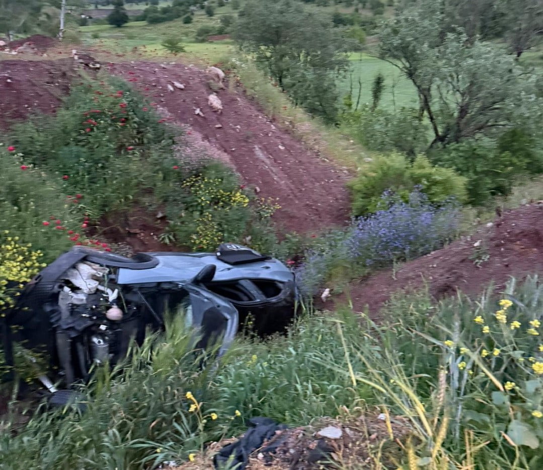 ADIYAMAN’DA, İKİ OTOMOBİLİN ÇARPIŞMASI SONUCU 2 KİŞİ YARALANDI.