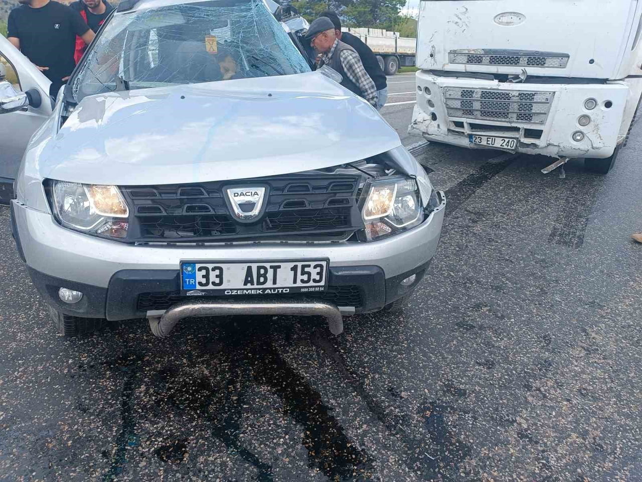 ADIYAMAN’DA, KAMYON İLE OTOMOBİLİN ÇARPIŞMASI SONUCU MEYDANA GELEN KAZADA 1 KİŞİ HAYATINI...