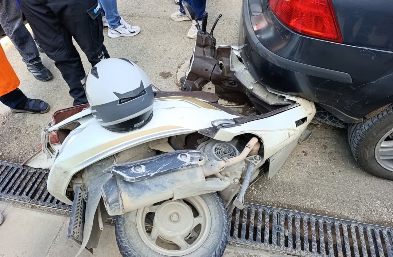 ADIYAMAN’DA MOTOSİKLET İLE OTOMOBİLİN ÇARPIŞMASI SONUCU MEYDANA GELEN KAZADA 1 KİŞİ...