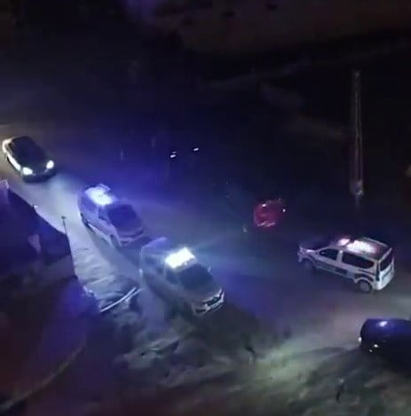 ADIYAMAN’DA, POLİS EKİPLERİNE MUKAVEMETTE BULUNAN BİR ŞAHIS GÖZALTINA ALINDI.