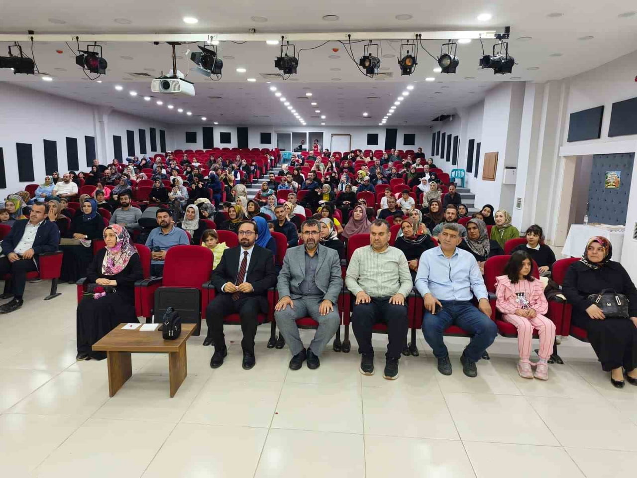 ADIYAMAN MUSTAFA SEHER TAŞTI 4-6 YAŞ KUR’AN KURSU TARAFINDAN HAZIRLANAN YILSONU KAPANIŞ PROGRAMI...