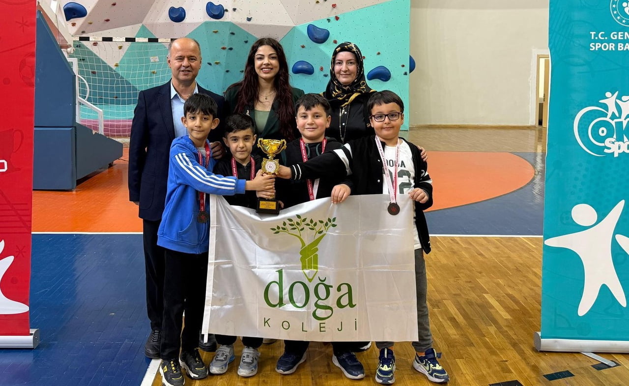 ADIYAMAN ÖZEL DOĞA KOLEJİ ÖĞRENCİLERİ, OKUL SPORLARI SATRANÇ TURNUVASI’NDA ELDE ETTİKLERİ...