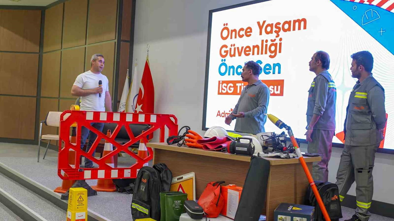 ADM VE GDZ, 4-10 MAYIS İŞ SAĞLIĞI VE GÜVENLİĞİ HAFTASI KAPSAMINDA 5 İLDE HAYATA GEÇİRDİĞİ TİYATRO...