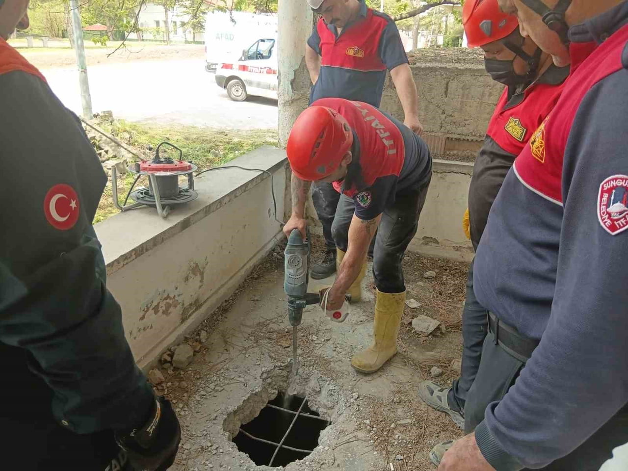 AFAD EKİPLERİ TARAFINDAN SUNGURLU BELEDİYESİ İTFAİYE MÜDÜRLÜĞÜ PERSONELİNE AFET EĞİTİMİ...