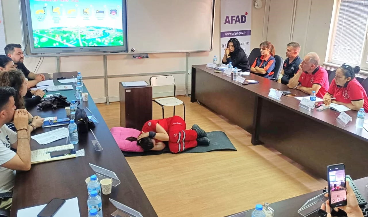 AFETLERE KARŞI TOPLUMSAL FARKINDALIĞIN ARTIRILMASI AMACIYLA AYDIN’DA DÜZENLENEN "AFET FARKINDALIK...