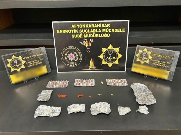AFYONKARAHİSAR'DA TORBACI DİYE ADLANDIRILAN UYUŞTURUCU SATICILARINA YÖNELİK DÜZENLENEN OPERASYONDA...