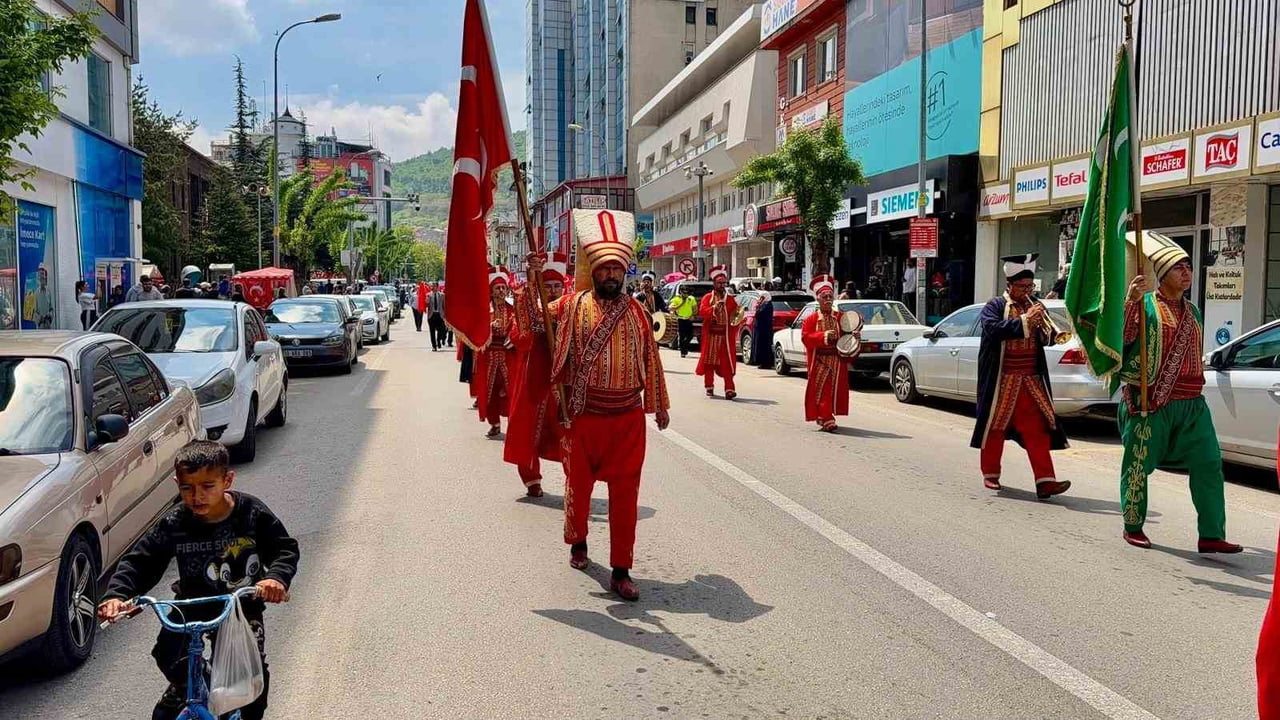 AFYONKARAHİSAR’DA EĞİTİMDE YENİLİKÇİ YAKLAŞIMLAR VE GENÇLERİN YETENEKLERİNİ ÖN PLANA ÇIKARAN...