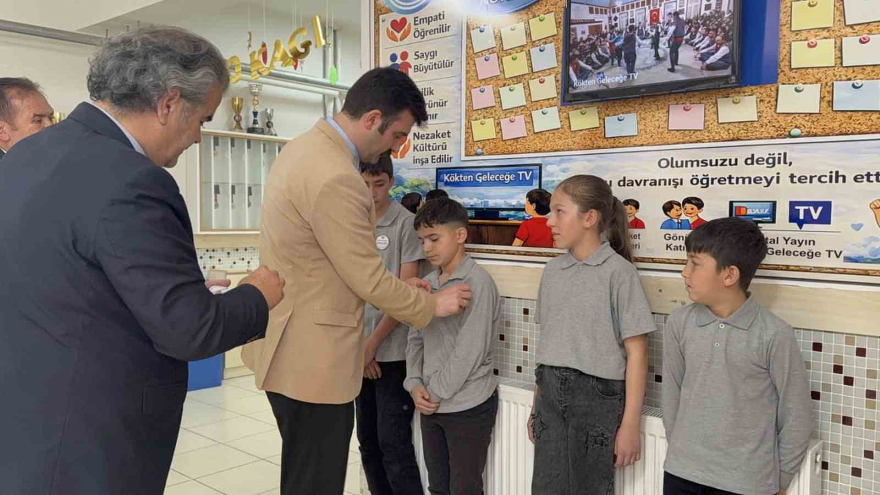 AFYONKARAHİSAR’IN SANDIKLI İLÇESİNDE Kİ AKHARIM ATATÜRK ORTAOKULU TARAFINDAN HAYATA GEÇİRİLEN...