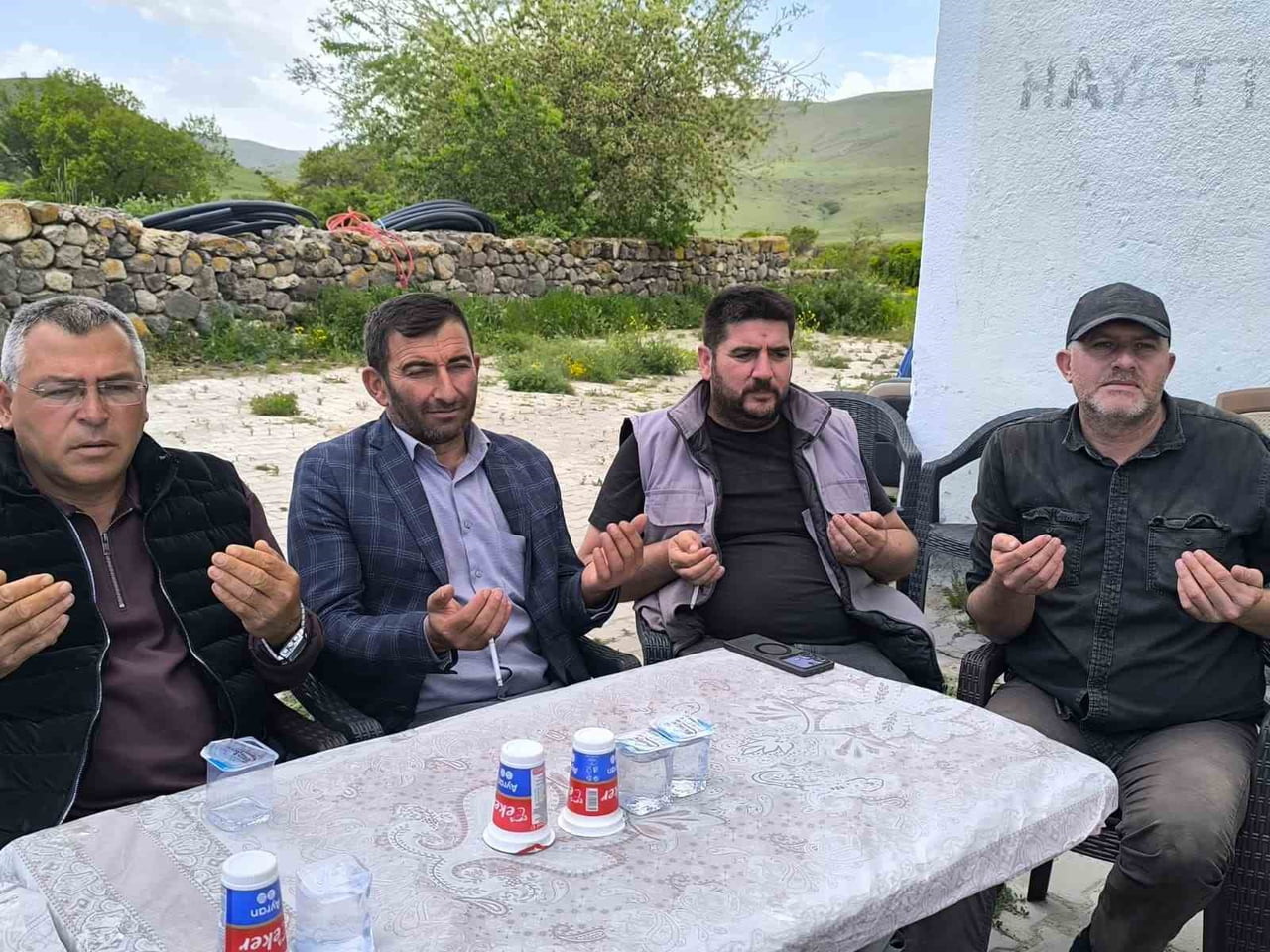 AFYONKARAHİSAR’IN ŞUHUT İLÇESİNE BAĞLI KARAHALLI KÖYÜNDE, BİRLİK VE BERABERLİK VURGUSUNUN ÖN PLANA...