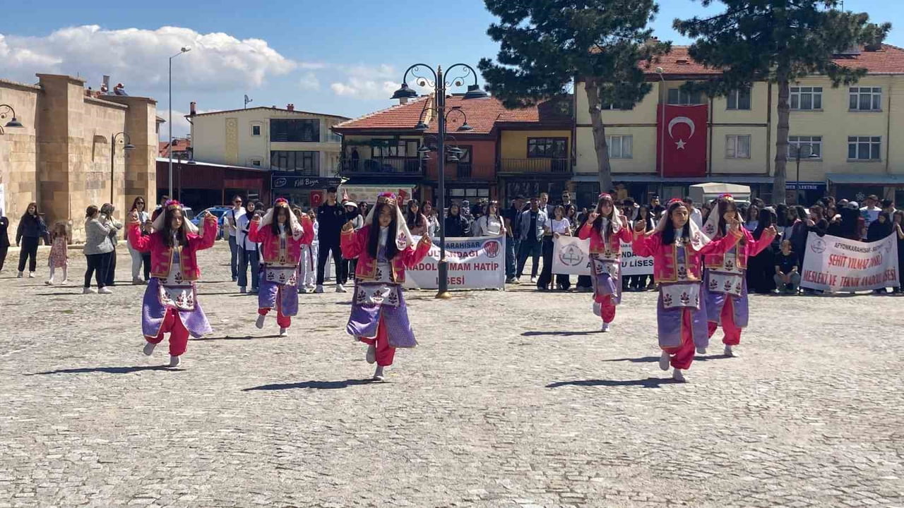 AFYONKARAHİSAR’IN SULTANDAĞI İLÇESİNDE 19 MAYIS ATATÜRK’Ü ANMA, GENÇLİK VE SPOR BAYRAMI...