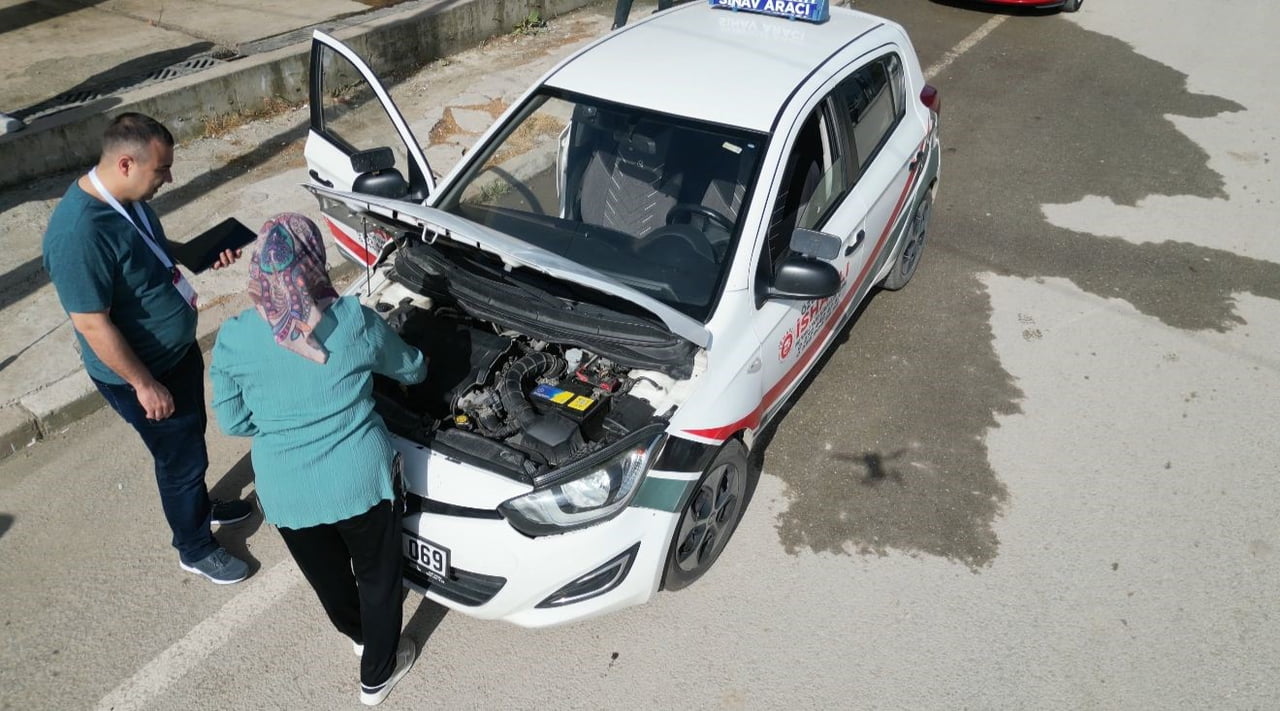 AFYONKARAHİSAR’IN SULTANDAĞI İLÇESİNDE HAFTA SONU EHLİYET HEYECANI YAŞANDI. SÜRÜCÜ BELGESİ...