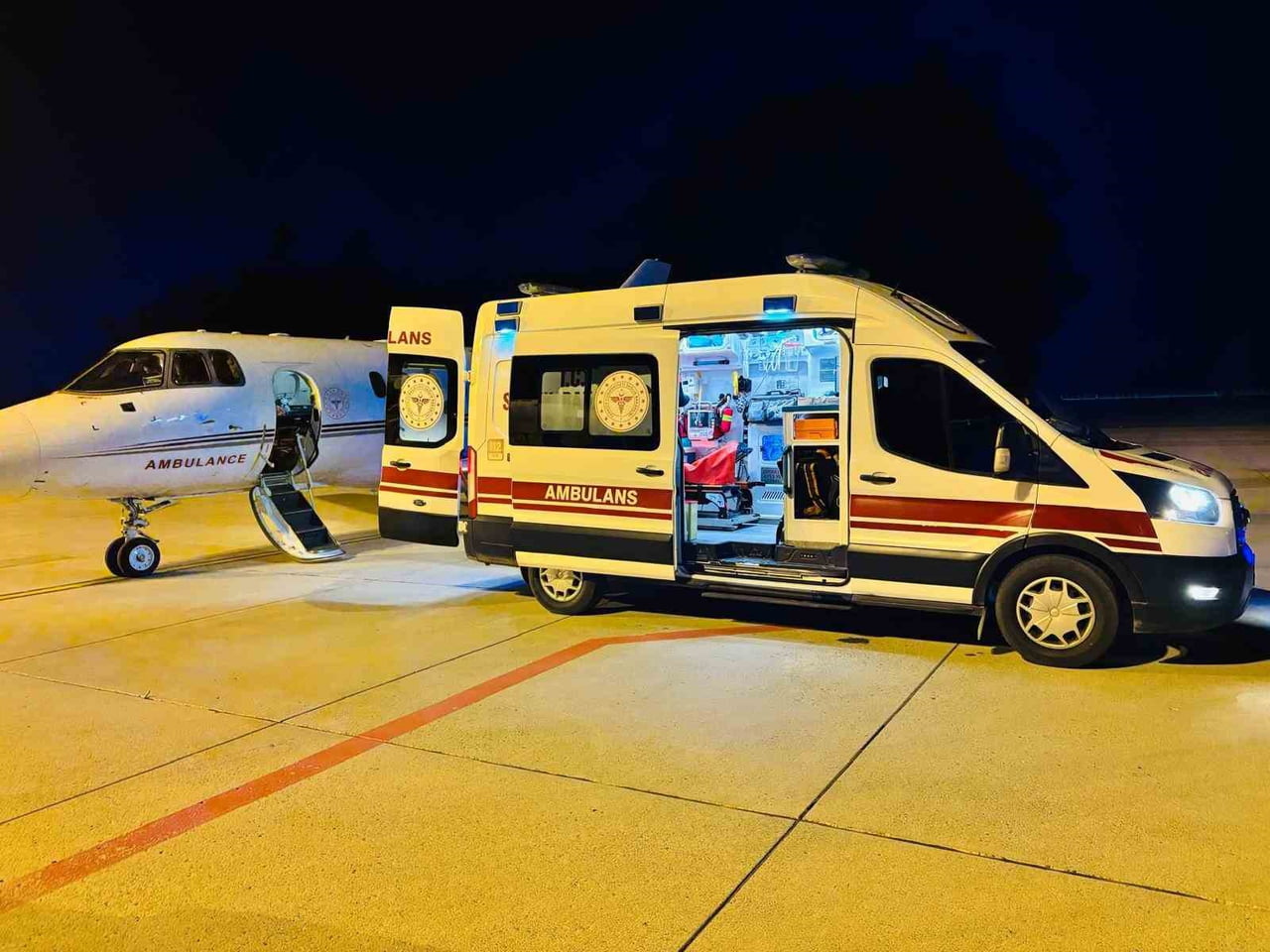 AĞRI’DA KALP YETMEZLİĞİ TANISI BULUNAN 6 YAŞINDAKİ ÇOCUK, UÇAK AMBULANSLA ANKARA’YA SEVK...