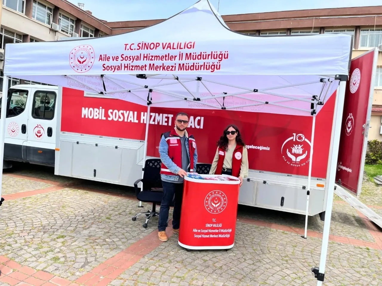 AİLE VE SOSYAL HİZMETLER BAKANLIĞI TARAFINDAN HAYATA GEÇİRİLEN "MOBİL SOSYAL HİZMET ARACI"...