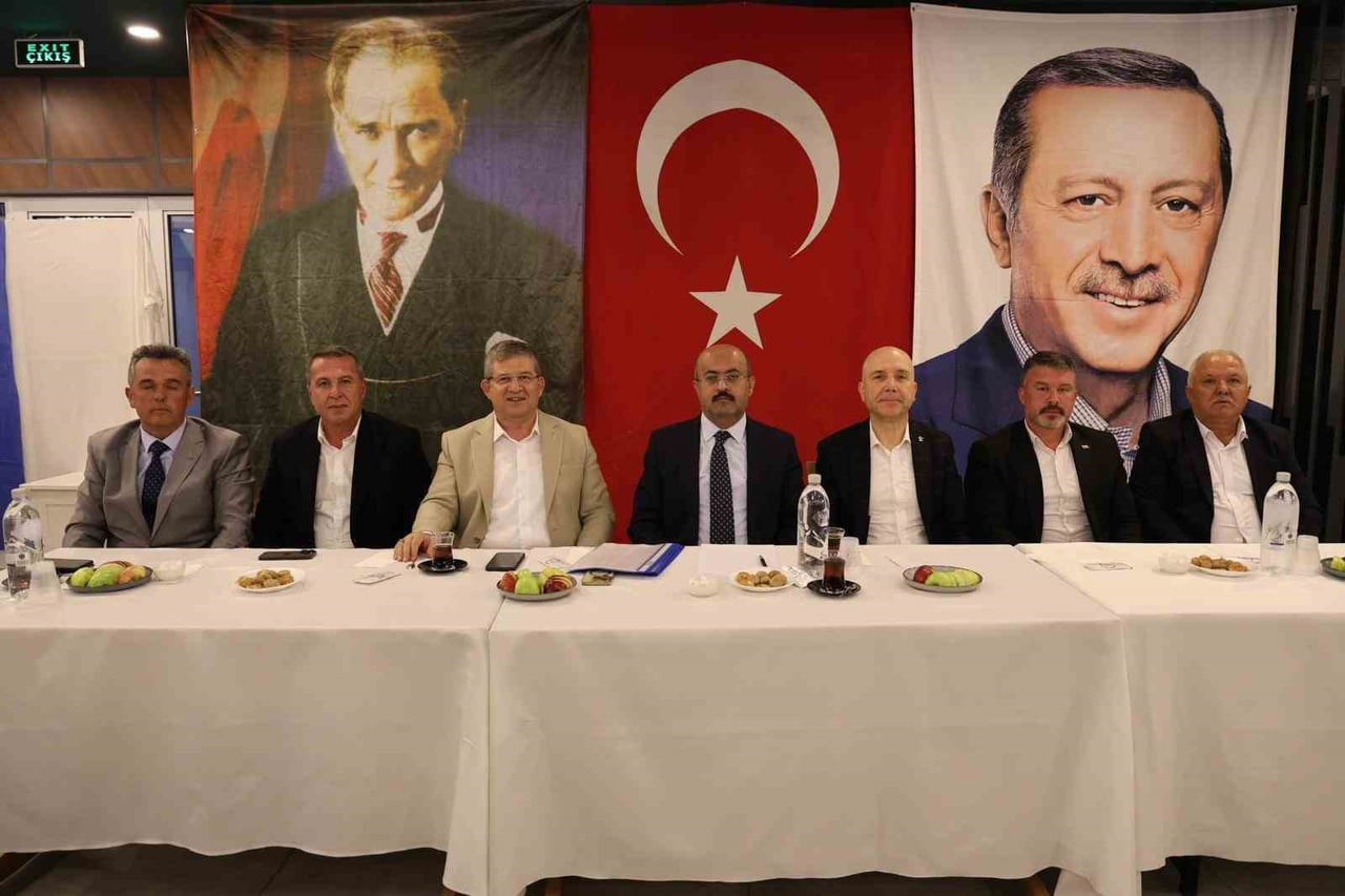 AK PARTİ DENİZLİ İL TEŞKİLATI, SAHA ÇALIŞMALARINA VE TEŞKİLAT İÇİ İSTİŞARE TOPLANTILARINA HIZ...