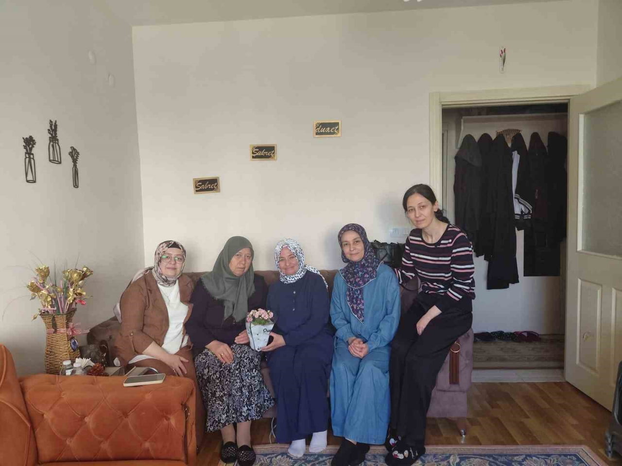 AK PARTİ GEDİZ İLÇE BAŞKANI ŞULE BİLGİLİ DE, ÖĞRENCİLERDEN İBRAHİM SAİT VARYEMEZ’İN GEDİZ’DE...