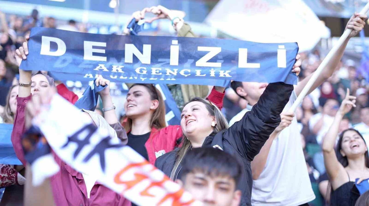 AK PARTİ GENÇLİK KOLLARI TARAFINDAN KOCAELİ’NDE DÜZENLENEN ‘BİR GENÇLİK ŞÖLENİ’NE DENİZLİ DAMGA...