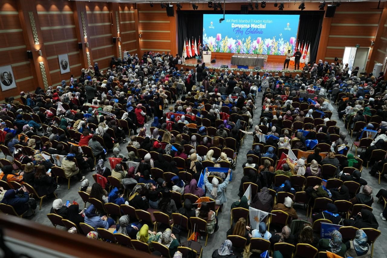 AK PARTİ İSTANBUL İL KADIN KOLLARI DANIŞMA MECLİSİ, AK PARTİ İSTANBUL İL BAŞKANLIĞI’NDA...
