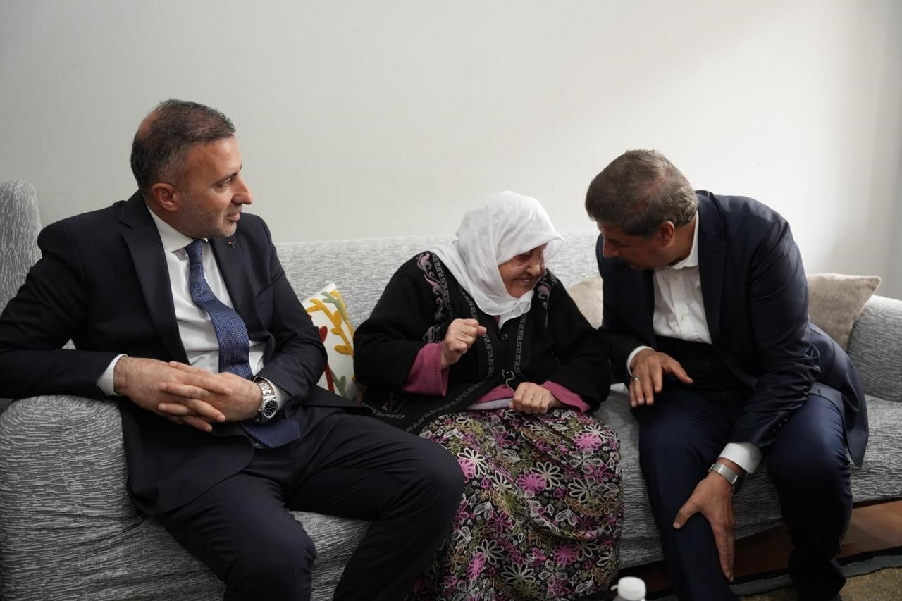 AK PARTİ İSTANBUL MİLLETVEKİLLERİ, ANNELER GÜNÜ DOLAYISIYLA BAKIRKÖY, GAZİOSMANPAŞA VE ÜMRANİYE’DE...