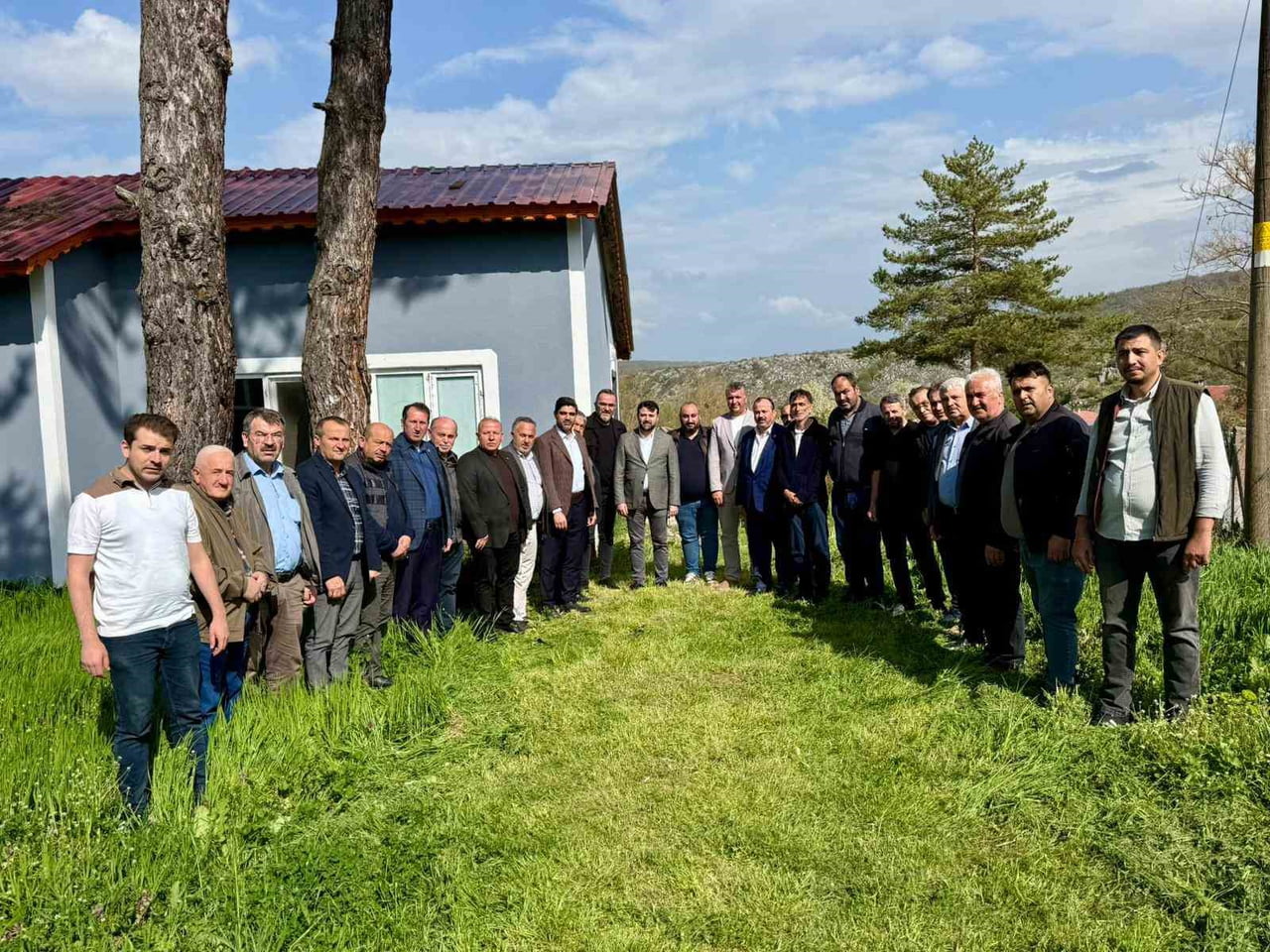 AK PARTİ KARABÜK İL BAŞKANI FERHAT SALT İLE AK PARTİ KARABÜK MİLLETVEKİLLERİ CEM ŞAHİN VE ALİ...