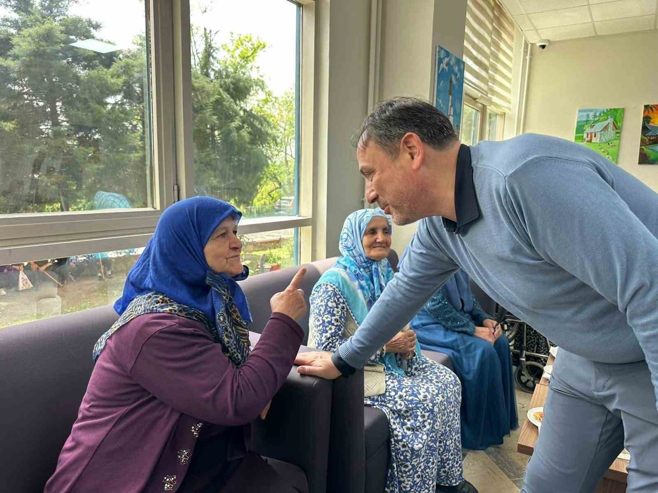 AK PARTİ KARABÜK İL BAŞKANI FERHAT SALT İLE AK PARTİ KARABÜK MİLLETVEKİLLERİ CEM ŞAHİN VE ALİ...