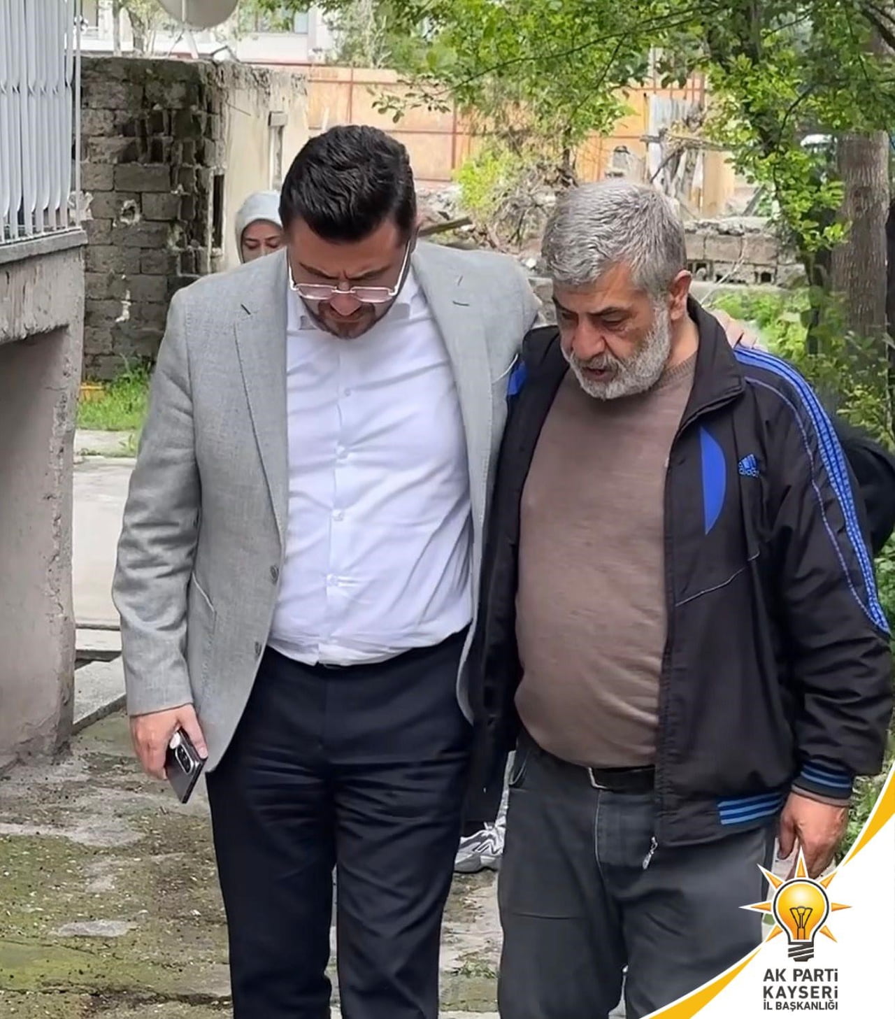 AK PARTİ KAYSERİ İL BAŞKANLIĞI, VATANDAŞLARLA BİREBİR TEMAS KURMAYA YÖNELİK GERÇEKLEŞTİRDİĞİ HANE...