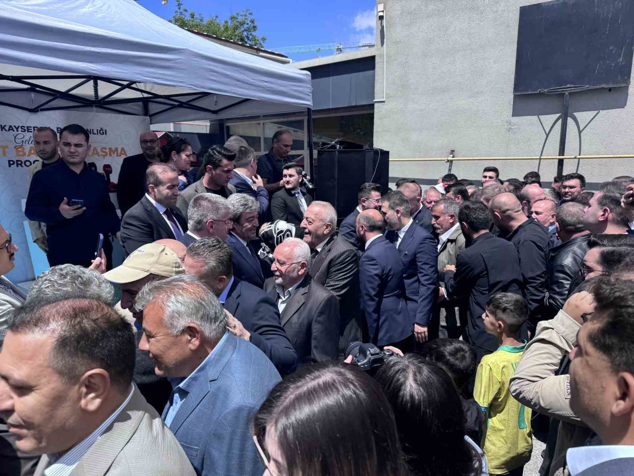 AK PARTİ KAYSERİ İL TEŞKİLATI, PARTİ ÜYELERİ VE VATANDAŞLARLA BAYRAMLAŞMA PROGRAMI...