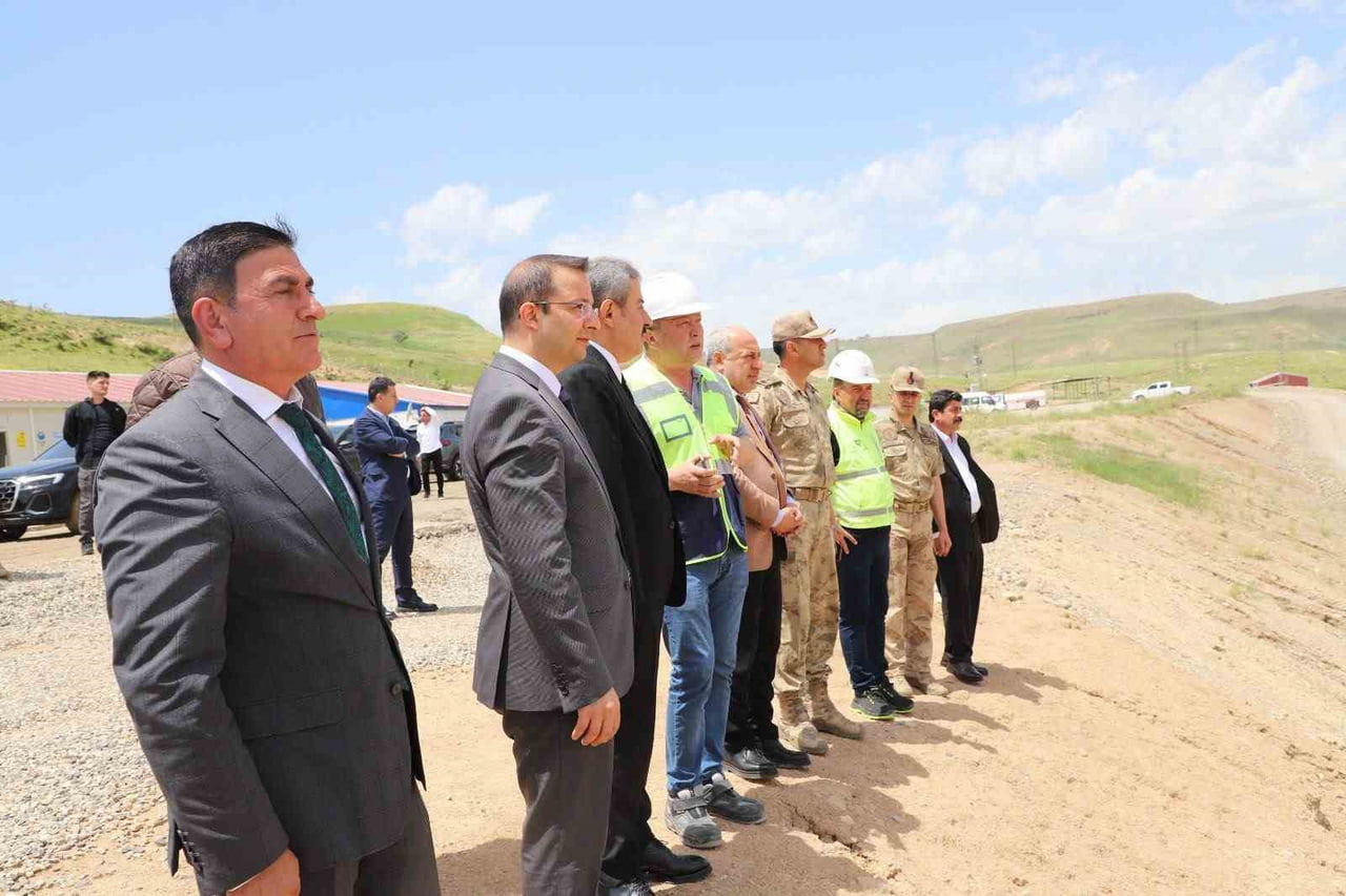 AK PARTİ ŞIRNAK MİLLETVEKİLİ ARSLAN TATAR, YAPIMI YILLARDIR BEKLENEN CİZRE BARAJI PROJESİ’NDE...