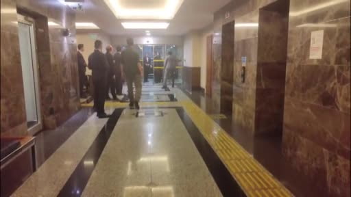 AK Parti’ye katılacağı iddia edilen Burcu Köksal, AK Parti Genel Merkez binasına geldi