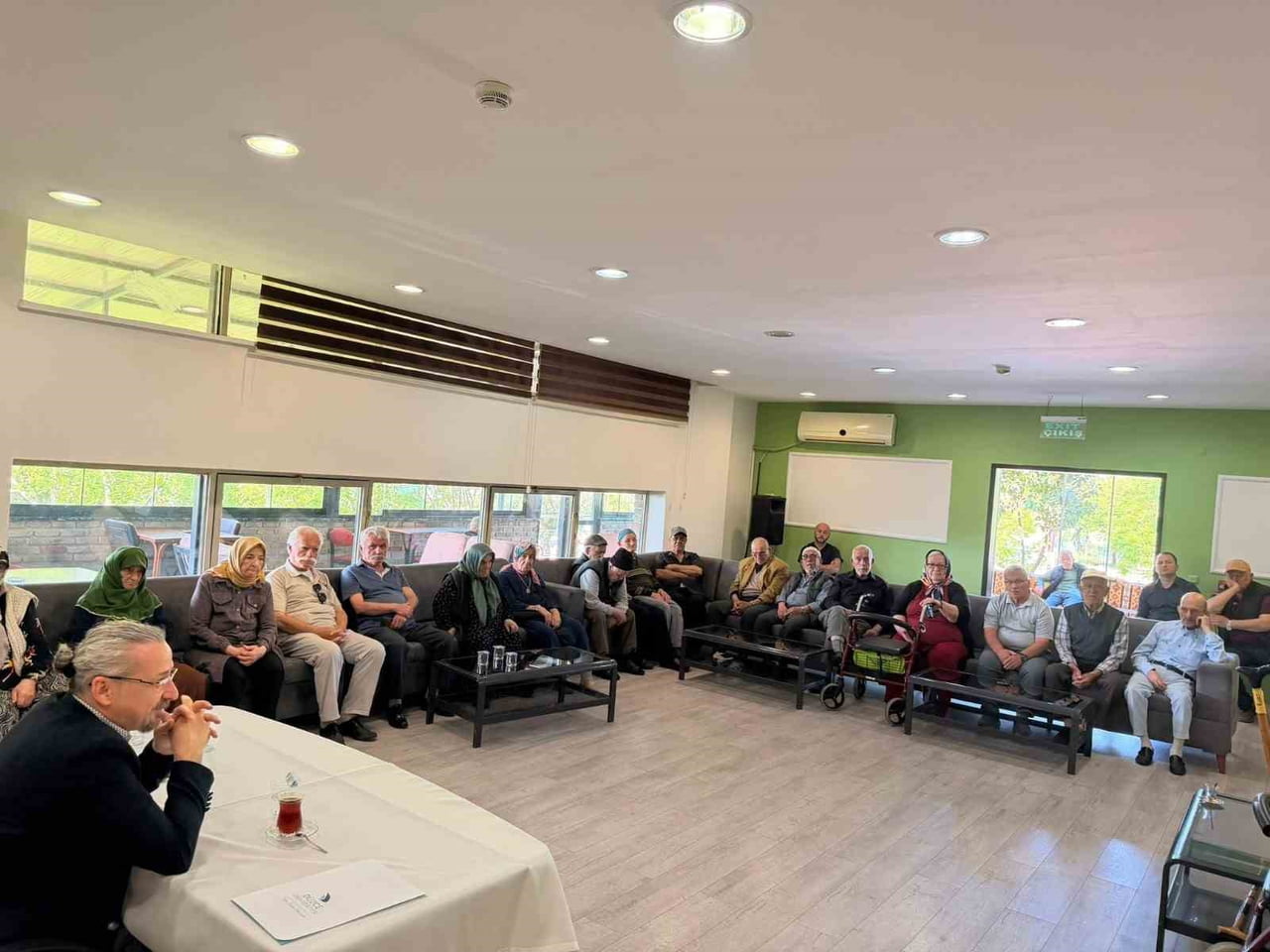 AKADEMİ KAPSAMINDA DÜZENLENEN PROGRAMDA, TIP FAKÜLTESİ DR. ÖĞR. ÜYESİ KÜRŞAT ÖNEÇ “KRONİK...