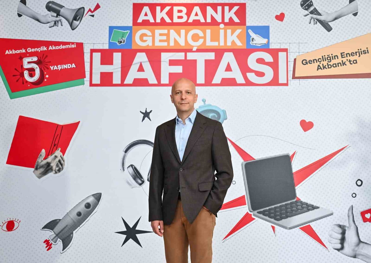AKBANK İNSAN VE KÜLTÜR GENEL MÜDÜR YARDIMCISI BÜLENT OĞUZ