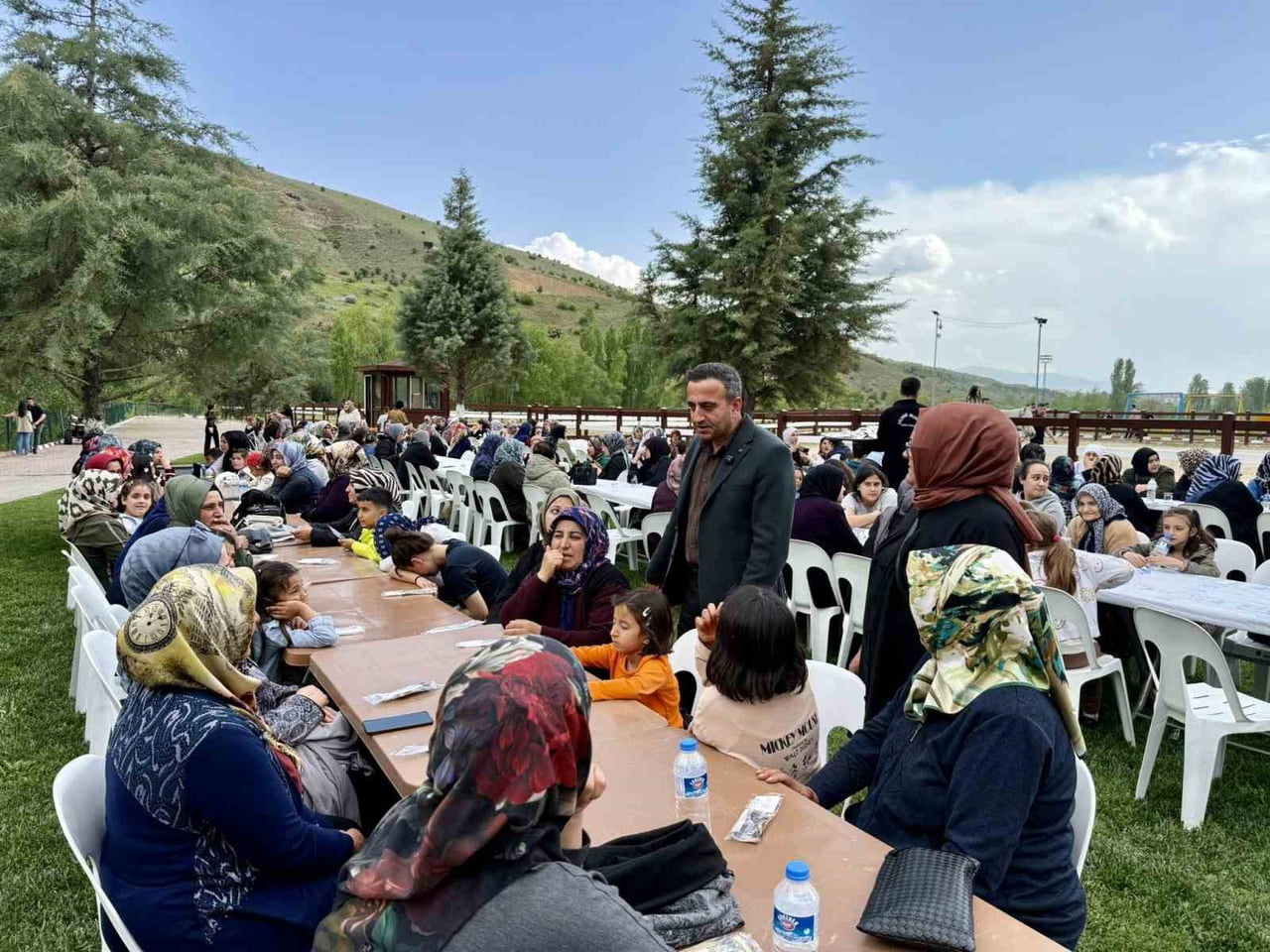 AKÇADAĞ’DA ANNELER GÜNÜ ETKİNLİĞİ
