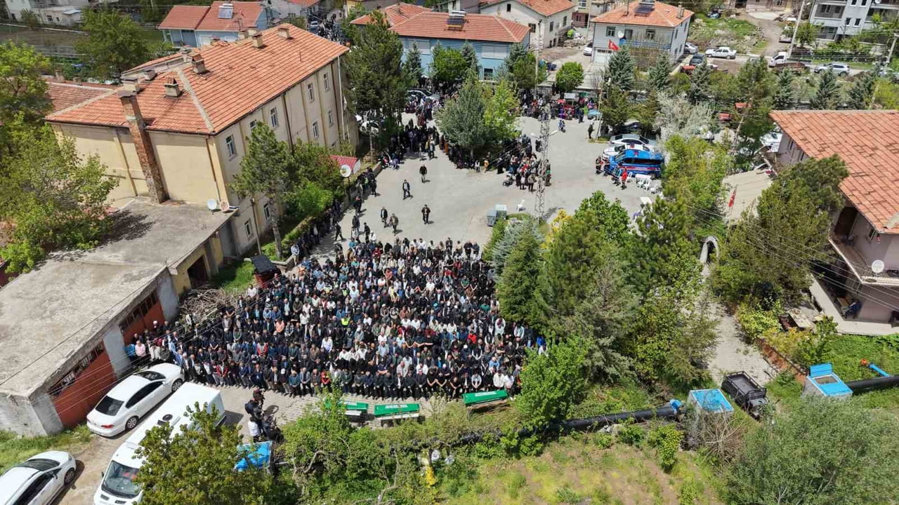 AKSARAY'DA TEMİZLİK İÇİN İNDİĞİ SU KUYUSUNDAN ÇIKMAYAN ŞAHSIN ARKASINDAN İNEN 2 KARDEŞİ VE 1...