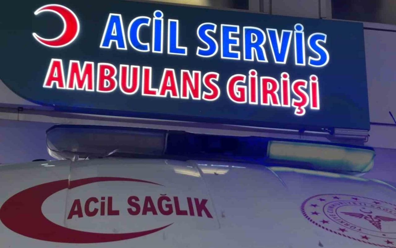AKSARAY’DA ÖNÜNDE SEYREDEN MOTOSİKLETE ÇARPAN OTOMOBİL SÜRÜCÜ HIZLA OLAY YERİNDEN KAÇARKEN...