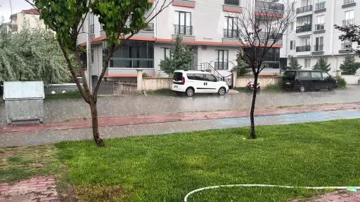 Aksaray’da şiddetli yağış etkili oluyor