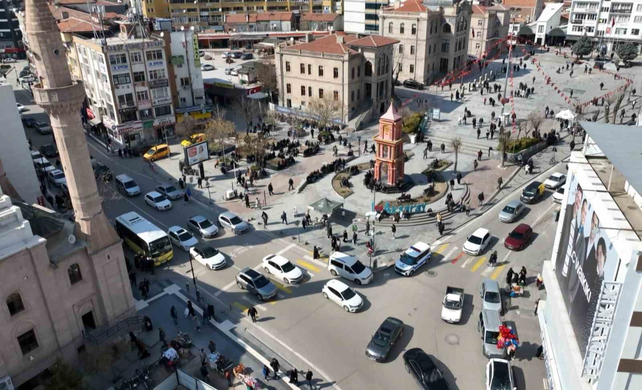 AKSARAY’DA SON 3 YILDA ARAÇ SAYISI YÜZDE 20 ORANINDA ARTIŞ GÖSTERİRKEN, MEYDANA GELEN TRAFİK...