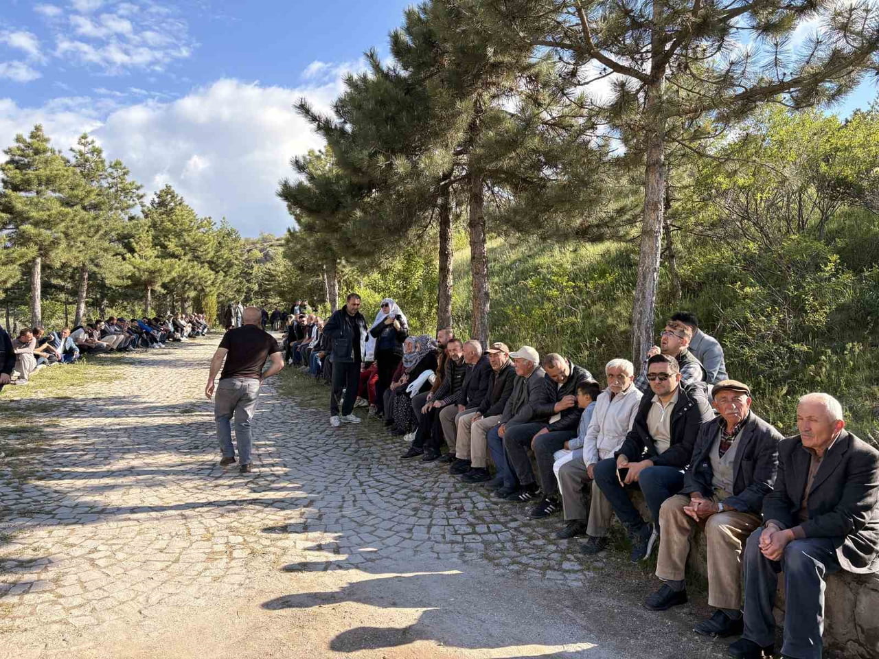 AKSARAY’IN GÜZELYURT İLÇESİNDE YILLARDIR GELENEKSEL OLARAK BAYRAM ARİFESİNDE YAPILAN ŞEKERLİ...