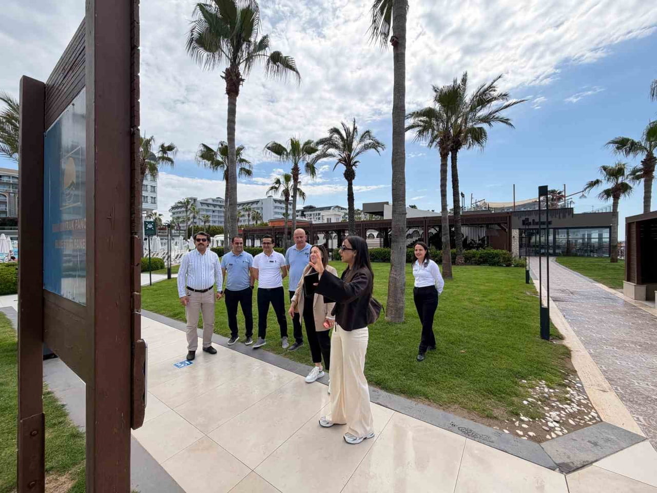 ALANYA'DA DÜNYA GENELİNDE 50 ÜLKEDE UYGULANAN MAVİ BAYRAK PROGRAMININ DENETİMLERİ BAŞLADI.