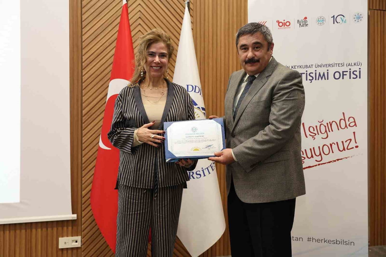 ALANYA ALAADDİN KEYKUBAT ÜNİVERSİTESİNDE (ALKÜ), DUVAK VAKFI KURUCU BAŞKANI PROF. DR. AYŞEGÜL...