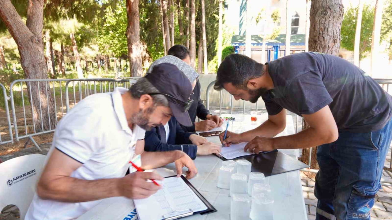 ALANYA BELEDİYESİ TARAFINDAN KURBAN SATIŞ VE KESİM YERLERİNE İLİŞKİN KURA ÇEKİMİ...