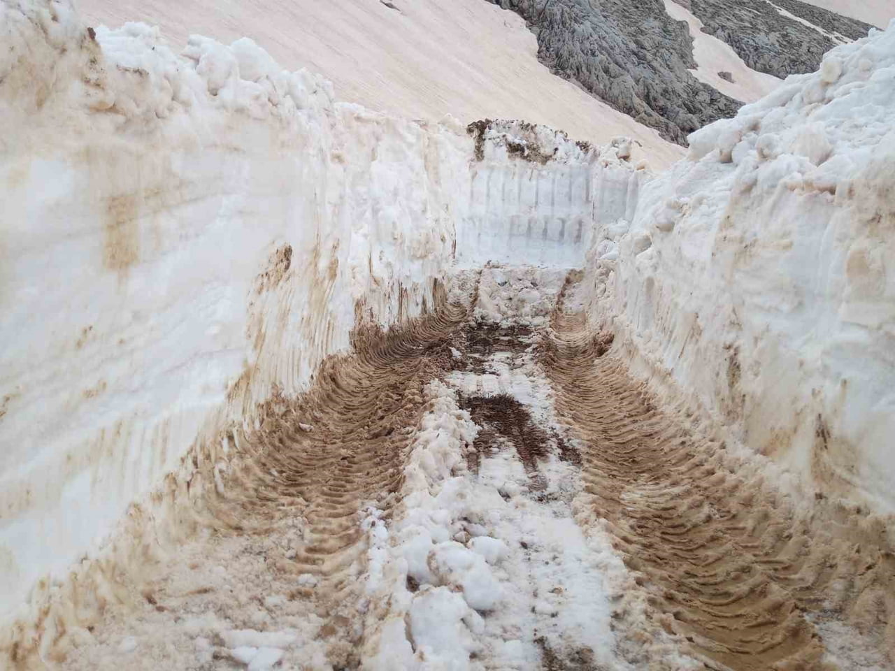 ALANYA BELEDİYESİ, YAYLA YOLLARINDA ULAŞIMIN AKSAMAMASI İÇİN ÇALIŞMALARINI ARALIKSIZ SÜRDÜRÜYOR....