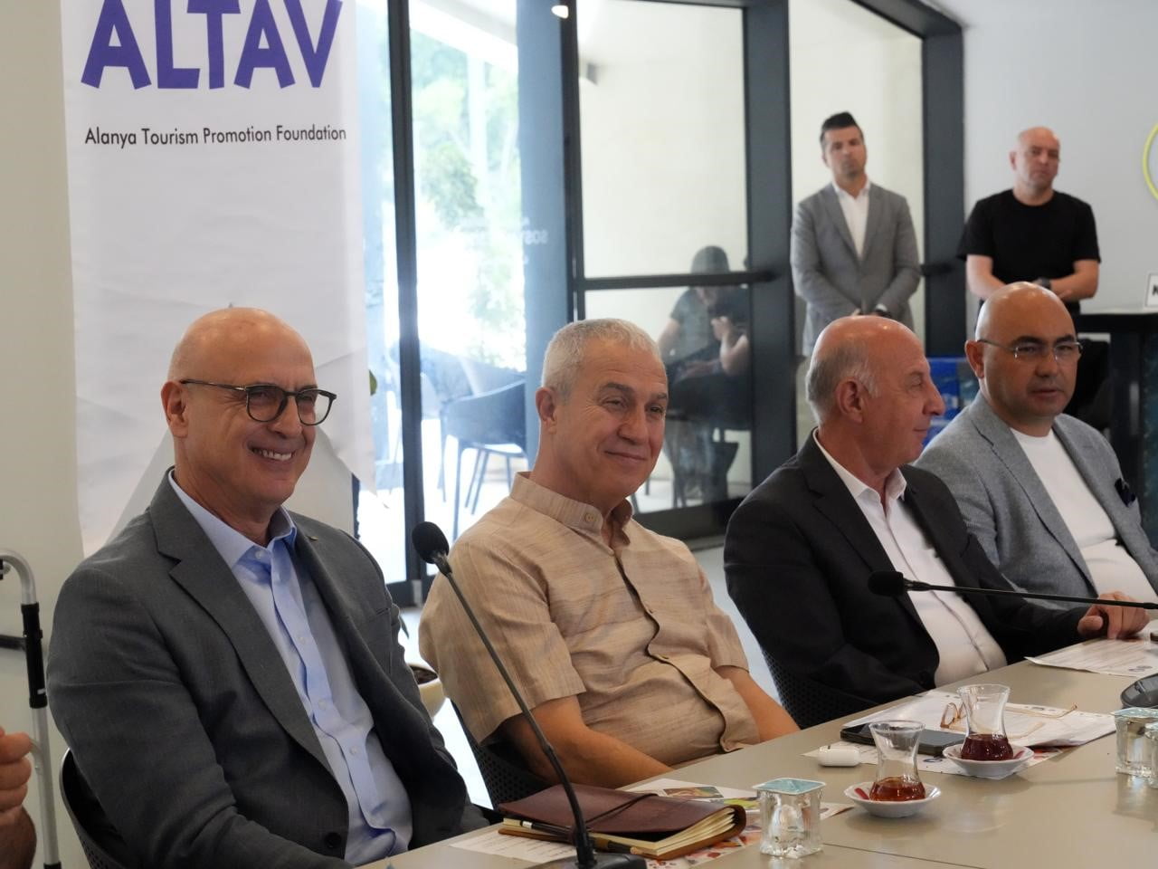 ALANYA’DA TUR OPERATÖRLERİ İSTİŞARE TOPLANTISI GERÇEKLEŞTİRİLDİ
