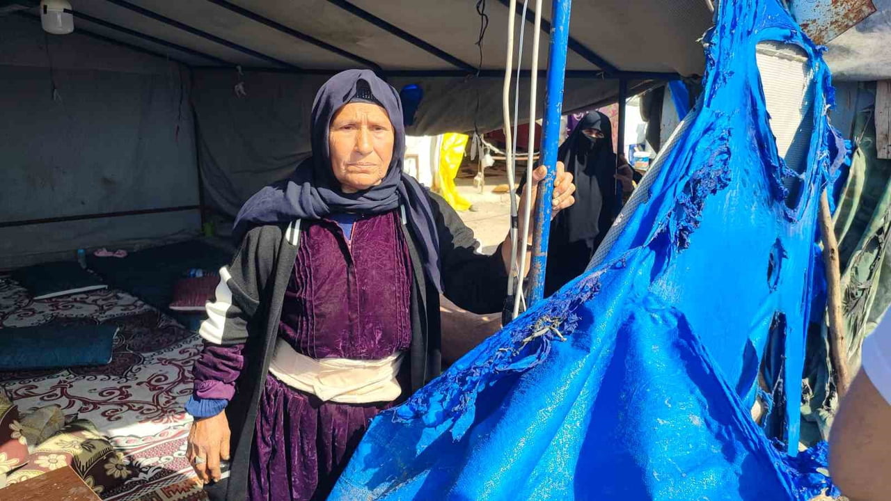 ALEVLERİ İLK FARK EDEN ANNE ZEHRA TAŞ İSE, "YANGIN ÇIKTI, HİÇBİR ŞEYİMİZ KALMADI. İLAÇLARIMI...