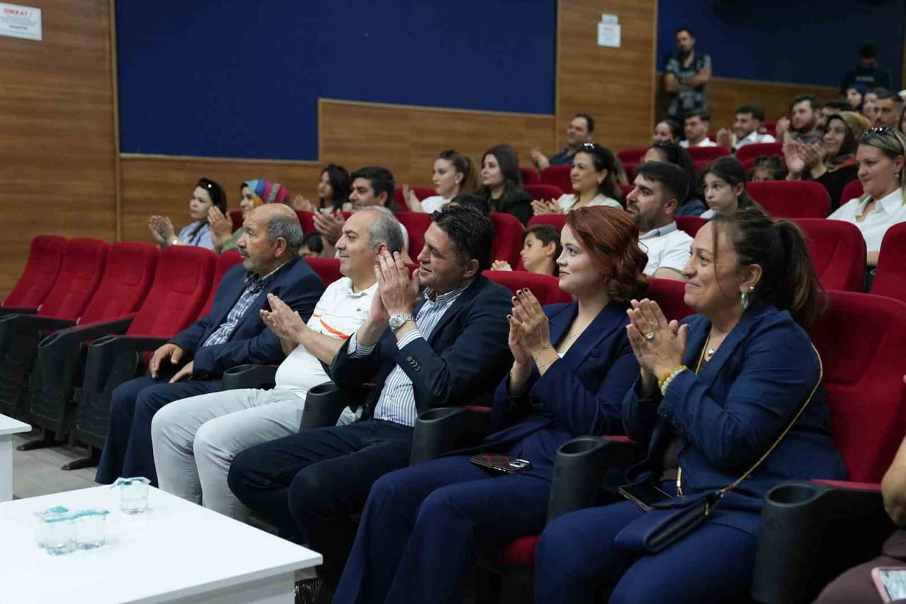 ALİAĞA’DA FAALİYETLERİNE BAŞLAYAN OTİZMLİ ÇOCUKLAR GELİŞİM VE DAYANIŞMA DERNEĞİ’NİN AÇILIŞ VE...