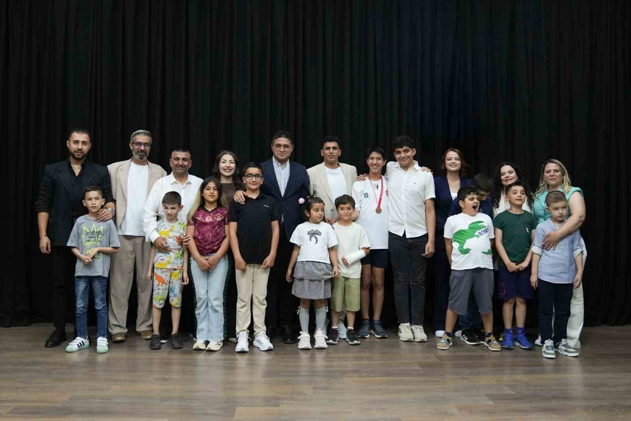 ALİAĞA’DA FAALİYETLERİNE BAŞLAYAN OTİZMLİ ÇOCUKLAR GELİŞİM VE DAYANIŞMA DERNEĞİ’NİN AÇILIŞ VE...