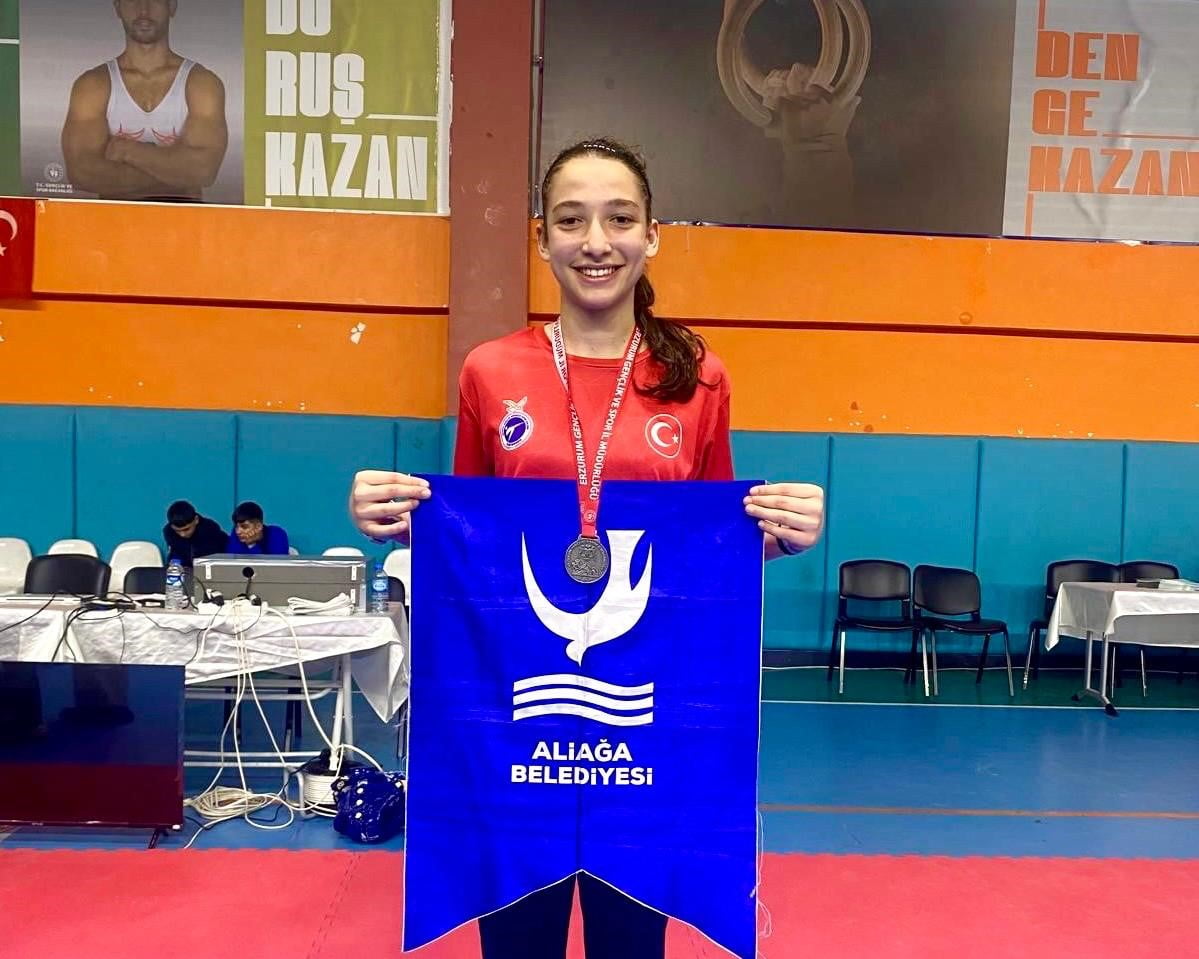 ALİAĞA GENÇLİK MERKEZİ SPOR KULÜBÜ SPORCUSU MERVE NİSA MIZRAK, ERZURUM’DA DEVAM EDEN OKUL SPORLARI...